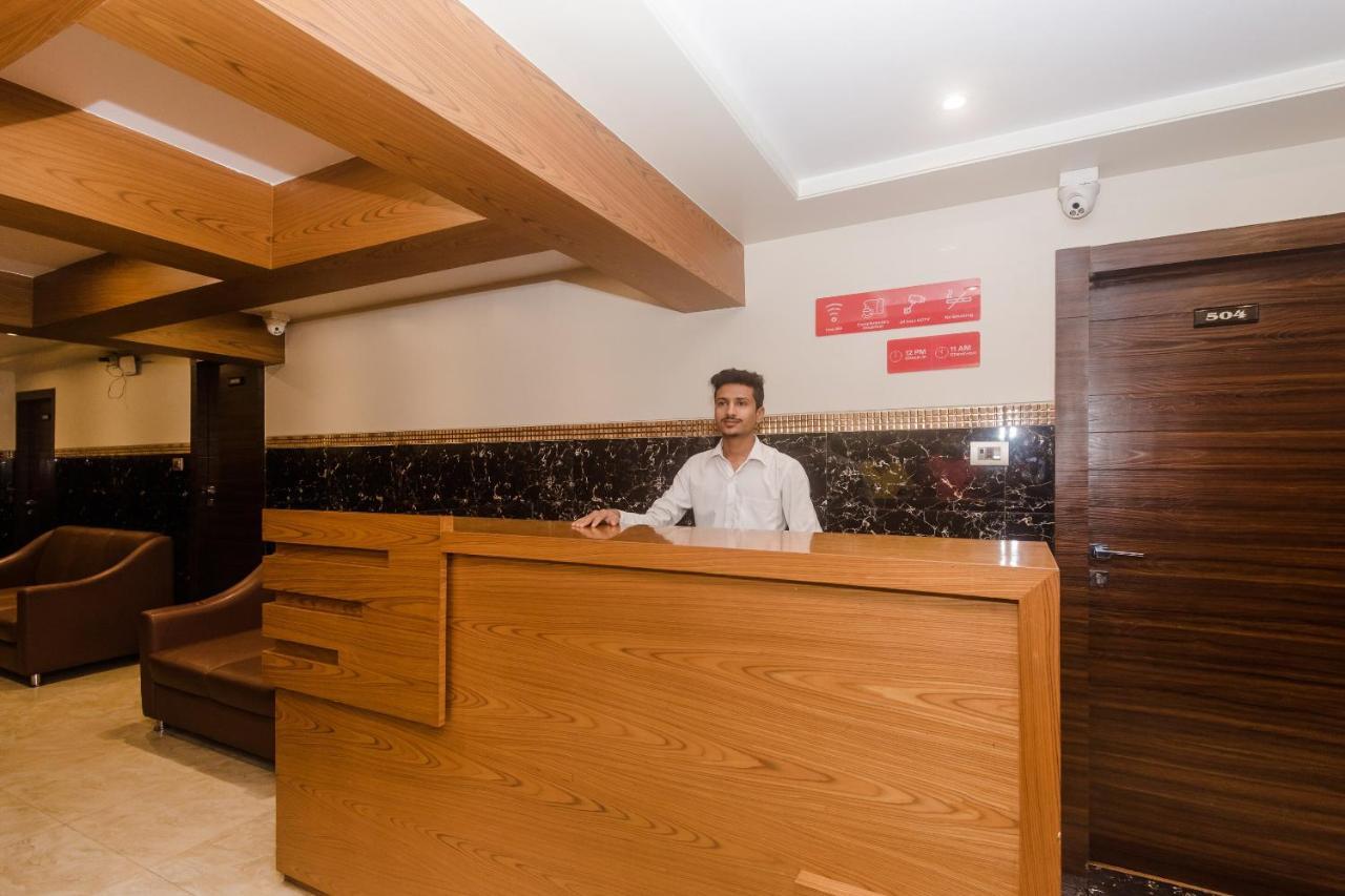 Vaccinated Staff - Oyo 22055 Dadar Residency Hotel Mumbai Exterior foto